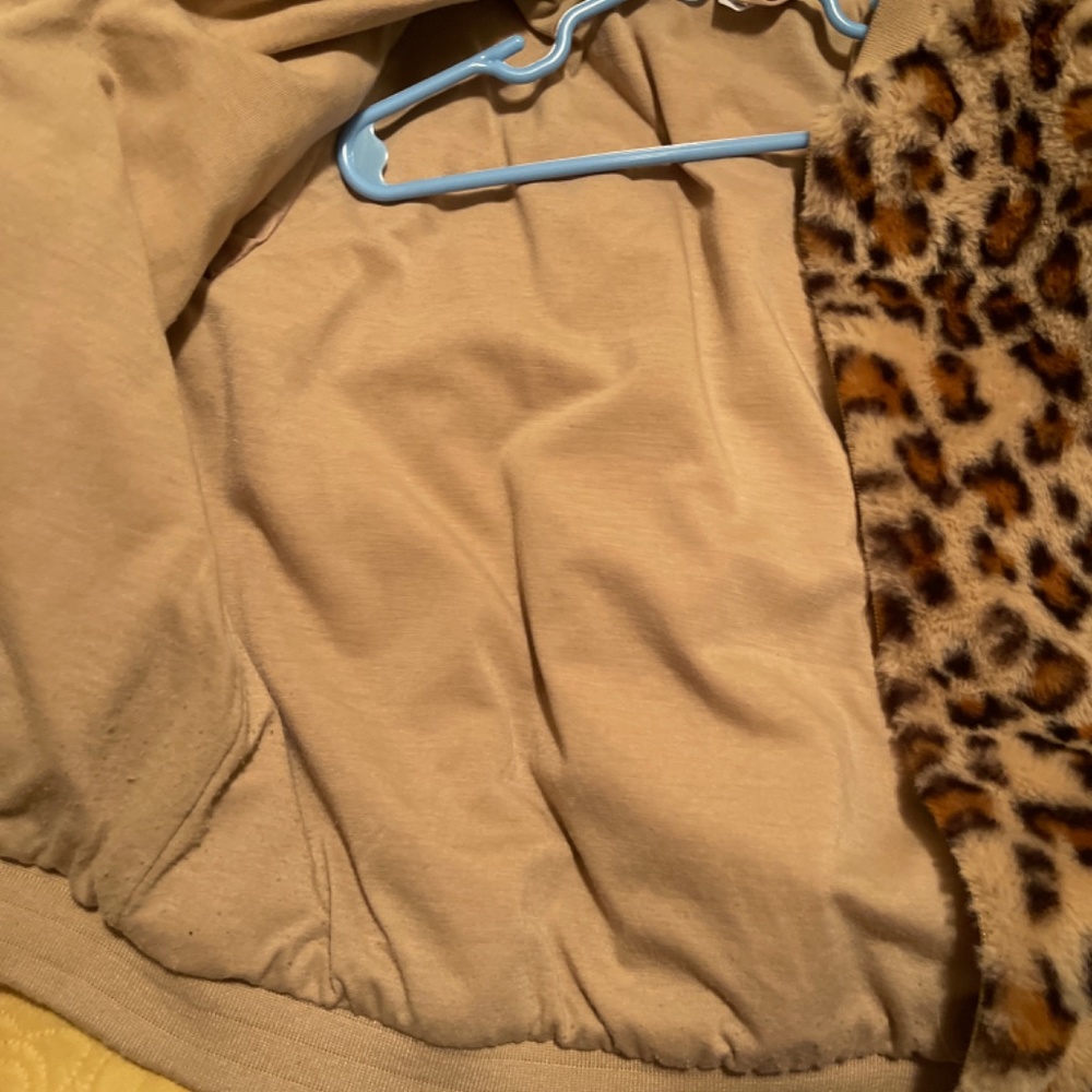 Girls leopard jacket - Picture 2 of 2